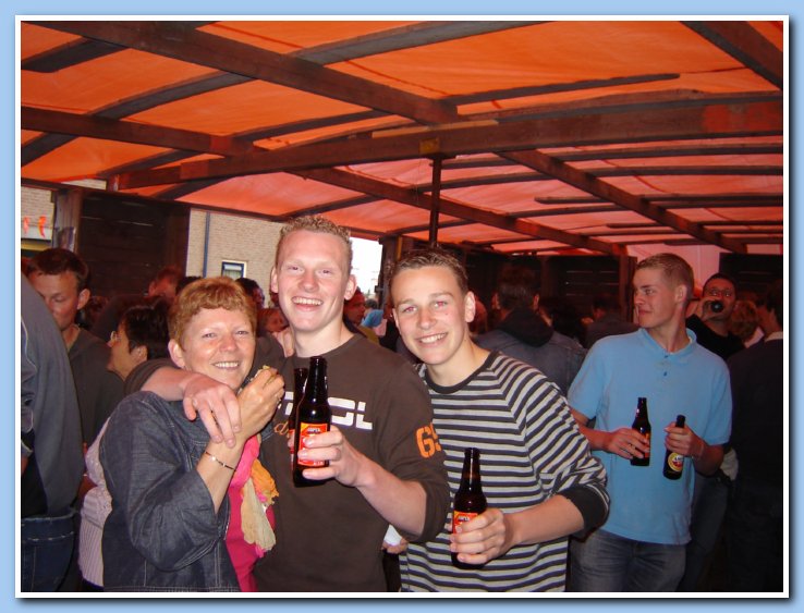 kermisborrel en tuin etc 053